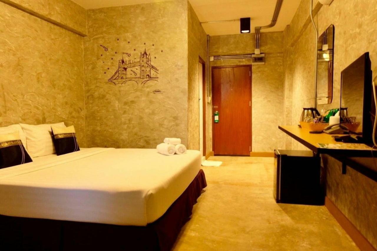 Hotel Happyland Mansion Bangkok Exterior foto