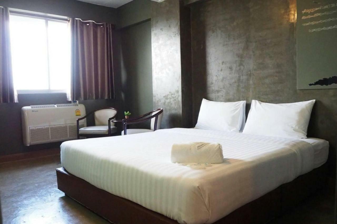 Hotel Happyland Mansion Bangkok Exterior foto